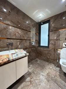 Bathroom Image of 2700 Sq.ft 4 BHK Builder Floor for rent in DLF Phase 2, DLF Phase 2 Gurgaon for Rs. 150000