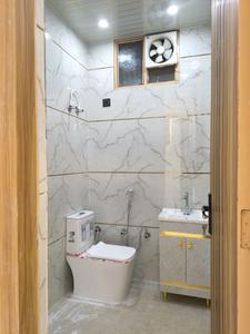 Common Bathroom Image of 1420 Sq.ft 3 BHK Builder Floor for sale in Indirapuram Ghaziabad for Rs. 11700000