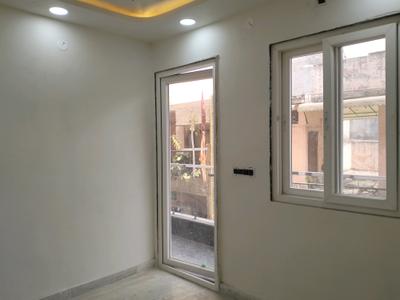 Bedroom Image of 1100 Sq.ft 3 BHK Builder Floor for sale in Shakurpur New Delhi for Rs. 11000000