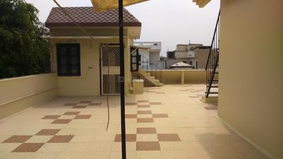 Balcony Image of 600 Sq.ft 1 RK Studio for rent in Sector 27 Noida for Rs. 17000