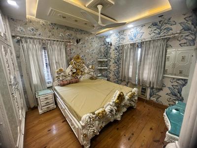 Bathroom Image of 3400 Sq.ft 3 BHK Apartment / Flat for sale in South City, Prince Anwar Shah Connector Kolkata for Rs. 71500000