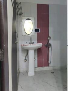 Common Bathroom Image of 1050 Sq.ft 2 BHK Builder Floor for sale in Indirapuram Ghaziabad for Rs. 6900000