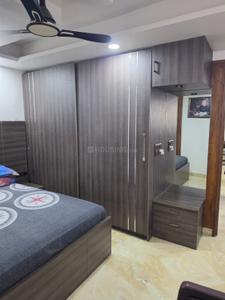 Bedroom Image of 1350 Sq.ft 4 BHK Builder Floor for sale in Laxmi Nagar New Delhi for Rs. 15500000