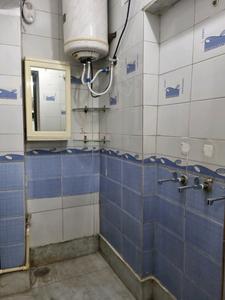 Common Bathroom Image of 1300 Sq.ft 3 BHK Apartment / Flat for rent in Janakpuri New Delhi for Rs. 40000