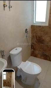 Bathroom Image of 1450 Sq.ft 3 BHK Apartment / Flat for sale in Grand Omaxe Phase 6, Sultanpur Road Lucknow for Rs. 8500000