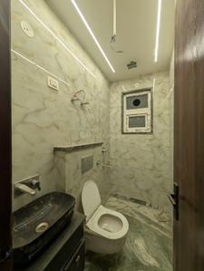 Image of 900 Sq.ft 2 BHK Builder Floor for rent in Rajouri Garden, New Delhi for Rs. 32000