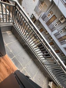 Balcony Image of 600 Sq.ft 1 RK Apartment / Flat for rent in DLF Phase 3 Gurgaon for Rs. 26000