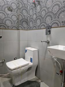 Common Bathroom One Image of 620 Sq.ft 2 BHK Apartment / Flat for sale in Nangli Sakrawati New Delhi for Rs. 3900000
