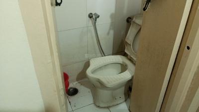Bathroom Image of 650 Sq.ft 1 BHK Apartment / Flat for rent in Kothrud Pune for Rs. 22000