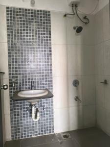 Common Bathroom Image of 1100 Sq.ft 2 BHK Apartment / Flat for sale in Kolte Patil Life Republic R4, Tathawade Pune for Rs. 8100000