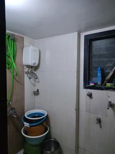 Common Bathroom Image of 1050 Sq.ft 2 BHK Apartment / Flat for rent in Godrej Emerald, Kasarvadavali Thane for Rs. 22500