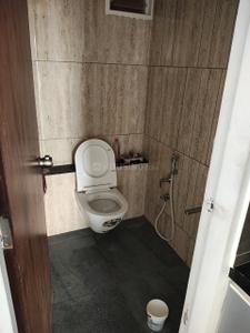 Bathroom Image of 700 Sq.ft 2 BHK Apartment / Flat for rent in Uma Silver Oak, Harni Vadodara for Rs. 18000