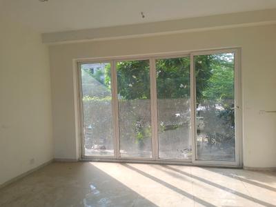 Living Room Image of 4456 Sq.ft 4 BHK Builder Floor for sale in BPTP Amstoria , Sector 102 Gurgaon for Rs. 50000000