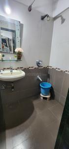 Bathroom Image of 650 Sq.ft 2 BHK Apartment / Flat for rent in Mahavir Platinum, Chembur Mumbai for Rs. 52000