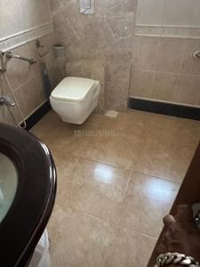Bathroom Image of 1201 Sq.ft 2.5 BHK Apartment / Flat for rent in Mahim Mumbai for Rs. 150000