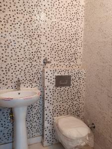 Bathroom Image of 1200 Sq.ft 3 BHK Builder Floor for sale in Sector 9 Gurgaon for Rs. 7600000
