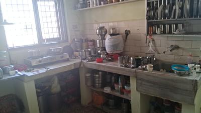 Kitchen Image of 750 Sq.ft 2 BHK Apartment / Flat for sale in Maharaja Tukoji Rao Holker Cloth Market Indore for Rs. 3950000