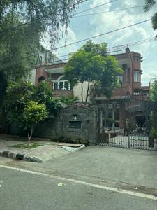 Image of 6500 Sq.ft 7 BHK Independent House for sale in Maharani Bagh, New Delhi for Rs. 850000000