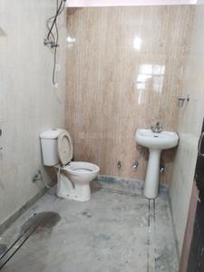 Bathroom Image of 1000 Sq.ft 1 BHK Builder Floor for rent in Sector 46 Gurgaon for Rs. 23000