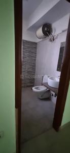Bathroom Image of 2000 Sq.ft 4 BHK Apartment / Flat for rent in Umang Winter Hills, Sewak Park New Delhi for Rs. 52000