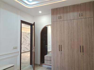 Bedroom Image of 1350 Sq.ft 3 BHK Builder Floor for sale in Paschim Vihar New Delhi for Rs. 25000000