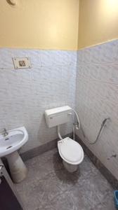 Bathroom Image of 900 Sq.ft 1 BHK Duplex for rent in Vikas Nagar Lucknow for Rs. 19000