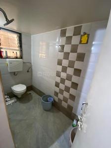 Bathroom Image of 1000 Sq.ft 2 BHK Apartment / Flat for rent in Rahul Housing Society, Koregaon Park Pune for Rs. 40000