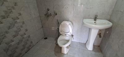 Bathroom Image of 650 Sq.ft 1 BHK Apartment / Flat for rent in Ashwini Layout, Ejipura Bengaluru for Rs. 23000