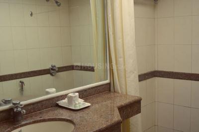 Bathroom Image of 2800 Sq.ft 4 BHK Apartment / Flat for sale in Versova Hights Tower. , Andheri West Mumbai for Rs. 122500000