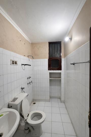 Sector 38 West, Sector 38 Bathroom 1