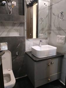 Common Bathroom Image of 1350 Sq.ft 3 BHK Builder Floor for rent in Paschim Vihar New Delhi for Rs. 45000