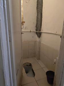 Common Bathroom One Image of 345 Sq.ft 1 RK Apartment / Flat for sale in Dahisar East Mumbai for Rs. 7550000