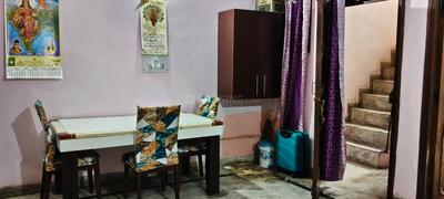 Living Room Image of 1000 Sq.ft 2 BHK Builder Floor for rent in Laxmi Nagar New Delhi for Rs. 22000