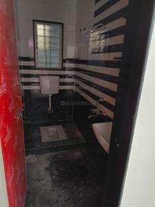 Bathroom Image of 800 Sq.ft 2 BHK Apartment / Flat for rent in Manjari Budruk Pune for Rs. 16000