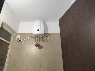 Bathroom Image of 650 Sq.ft 1 BHK Apartment / Flat for rent in Mantra Essence, Undri Pune for Rs. 18500
