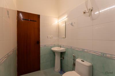 Bathroom Image of 1200 Sq.ft 2 BHK Apartment / Flat for rent in Halasuru Bengaluru for Rs. 52000
