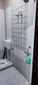 Bathroom Image of 800 Sq.ft 2 BHK Builder Floor for rent in Daulatganj Lucknow for Rs. 11500