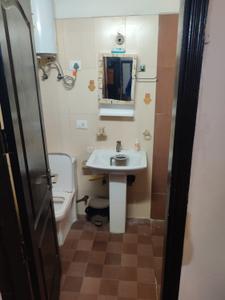 Bathroom Image of 1450 Sq.ft 3 BHK Apartment / Flat for sale in Sahyog Apartment, Mayur Vihar Phase 1 New Delhi for Rs. 27000000