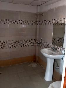 Bathroom Image of 1700 Sq.ft 3.5 BHK Apartment / Flat for rent in Eldeco II Lucknow for Rs. 20000