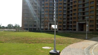 Image of 1080 Sq.ft 2 BHK Apartment / Flat for rent in Adani The Meadows, Shantigram, Ahmedabad for Rs. 23000