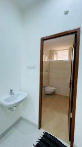 Bathroom Image of 1100 Sq.ft 3 BHK Builder Floor for rent in Sholinganallur Chennai for Rs. 26000