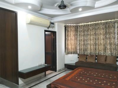 Bedroom Image of 2200 Sq.ft 4 BHK Apartment / Flat for rent in Patparganj New Delhi for Rs. 85000