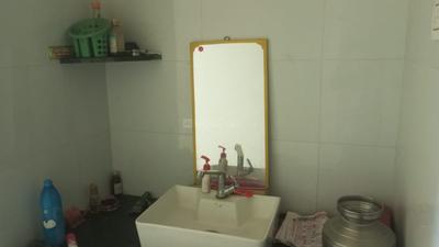 Bathroom Image of 1400 Sq.ft 1 BHK Independent House for rent in Balinge Kolhapur for Rs. 5800
