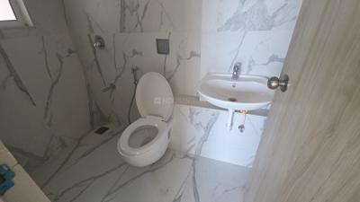 Bathroom Image of 580 Sq.ft 1 BHK Apartment / Flat for rent in Swastik Platinum, Vikhroli East Mumbai for Rs. 48000