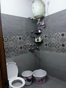 Bathroom Image of 1200 Sq.ft 2 BHK Builder Floor for rent in Evolve Doon Trafalgar, Govind Vihar Dehradun for Rs. 32000