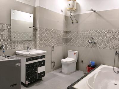 Common Bathroom Image of 400 Sq.ft 1 RK Builder Floor for rent in Sector 46 Gurgaon for Rs. 18000