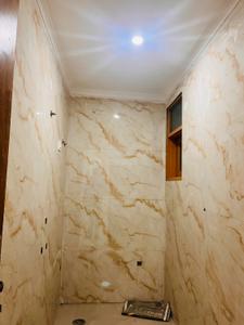 Bathroom Image of 650 Sq.ft 2 BHK Builder Floor for sale in Khanpur New Delhi for Rs. 4500000