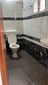 Bathroom Image of 850 Sq.ft 1 BHK Apartment / Flat for rent in Aluva Kochi for Rs. 13500