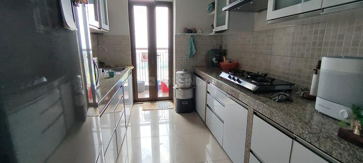 Tata Avenida Main Image 1