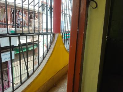 Balcony Image of 800 Sq.ft 2 BHK Apartment / Flat for rent in Picnic Garden Kolkata for Rs. 12000